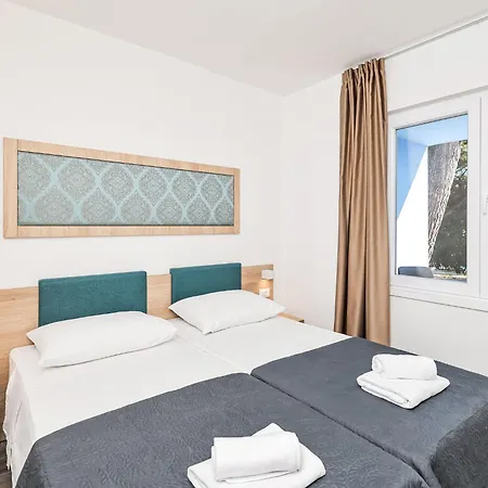 Medena-1 By Interhome تروغير